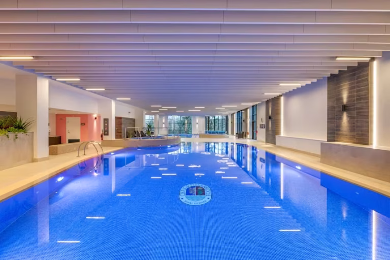 Craigendarroch Suites piscina 768x512