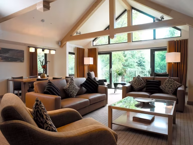 DUNKELD HOUSE LODGES interior 768x576
