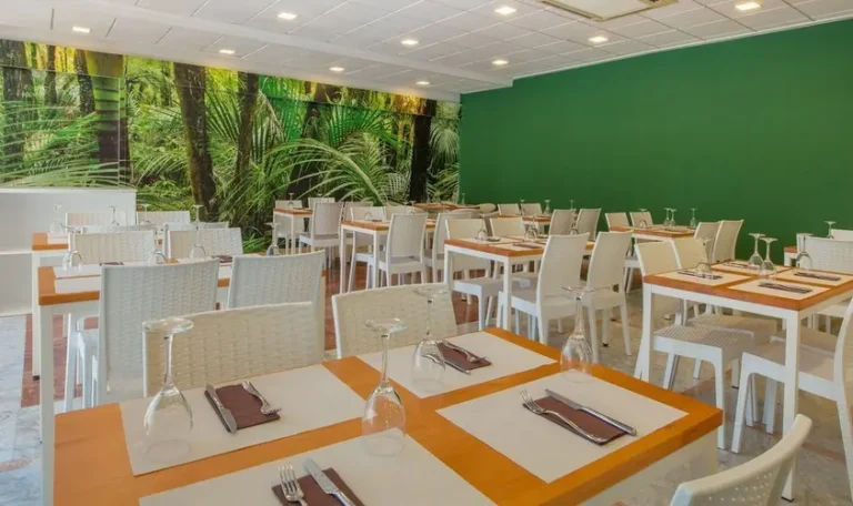 2U8A2414 restaurante 768x456