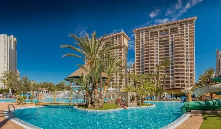 2U8A9414 piscina3 768x450