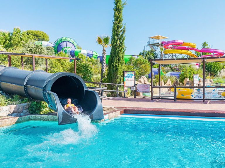 Black hole Aquopolis Villanueva main 768x576