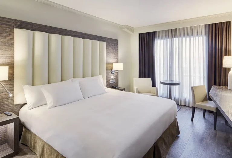 king size room now22dow36 768x523
