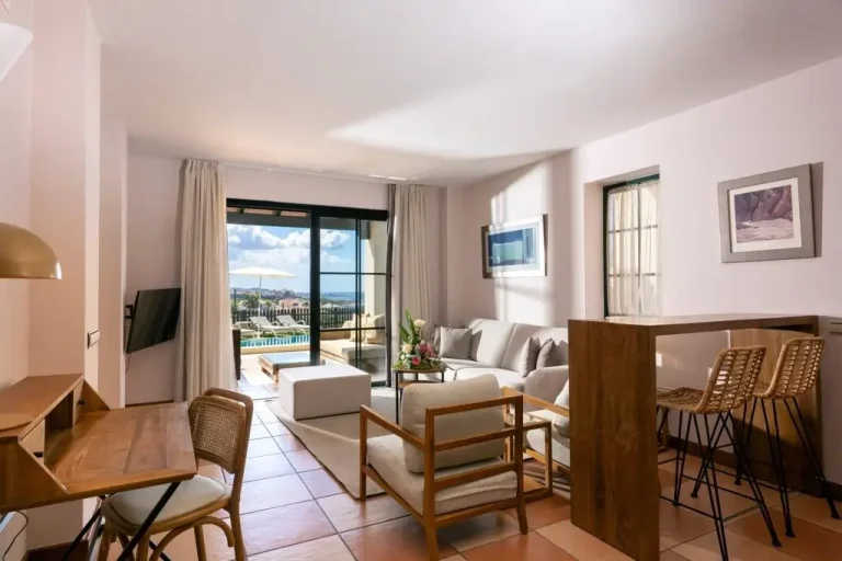 salon hotel suite villa maria 768x512