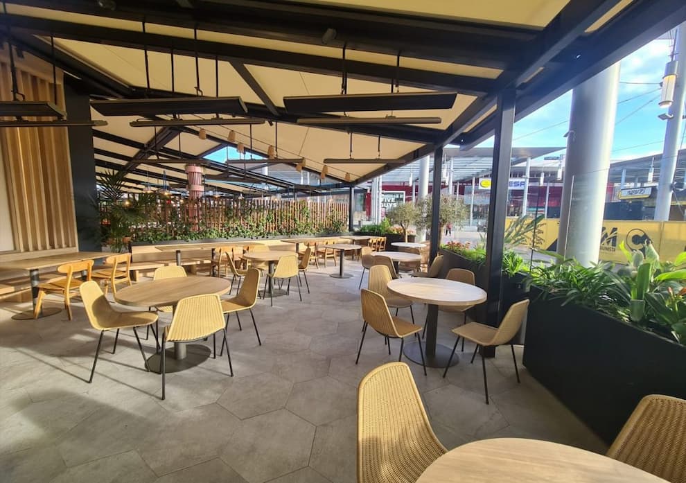 terraza saona la maquinista